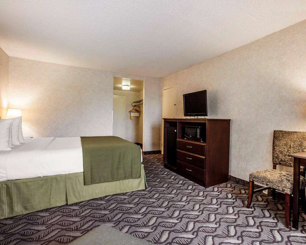 Quality Inn & Suites Montebello - Los Angeles Room photo